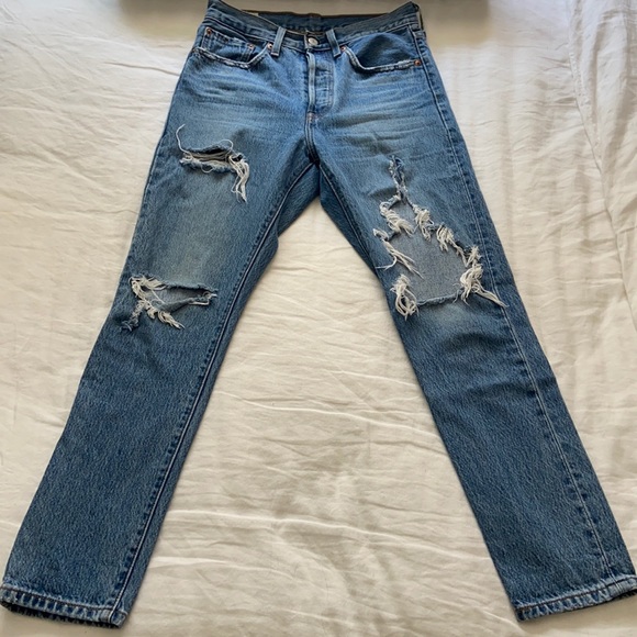 Aritzia x Levi’s 501 Crop Jeans - Picture 8 of 9